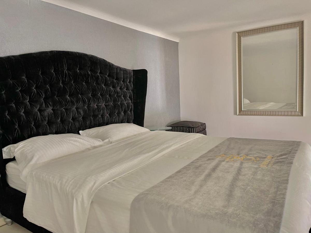 شقة Enzo Capo Jacuzzi Andrassy بودابست المظهر الخارجي الصورة