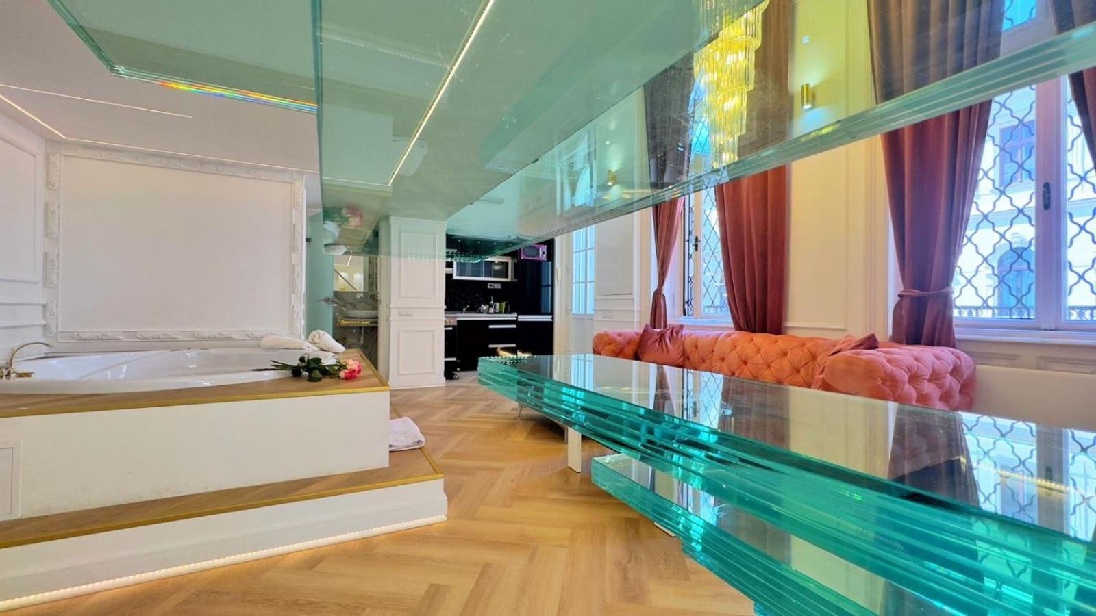 شقة Enzo Capo Jacuzzi Andrassy بودابست المظهر الخارجي الصورة