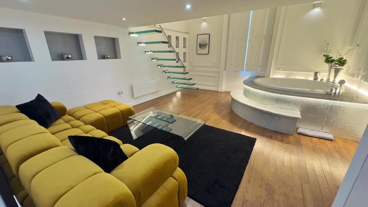 شقة Enzo Capo Jacuzzi Andrassy بودابست المظهر الخارجي الصورة
